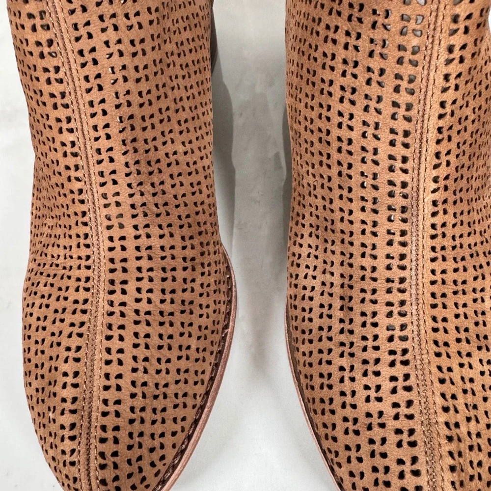 Vince Camuto vince camuto
